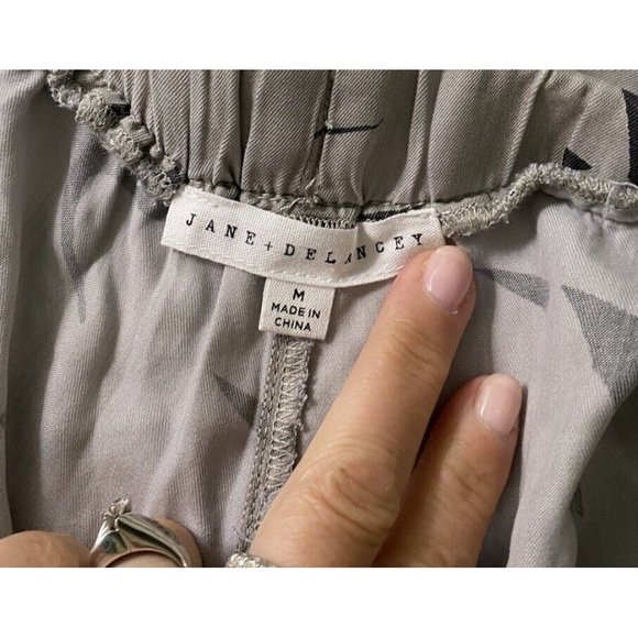 Jane & Delancey 100% Lyocell Tropical Leaf Print Beachy High Waist Shorts M Gray - Picture 4 of 9